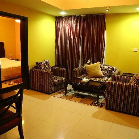Golden Square Hotel Apartments 迪拜 外观 照片