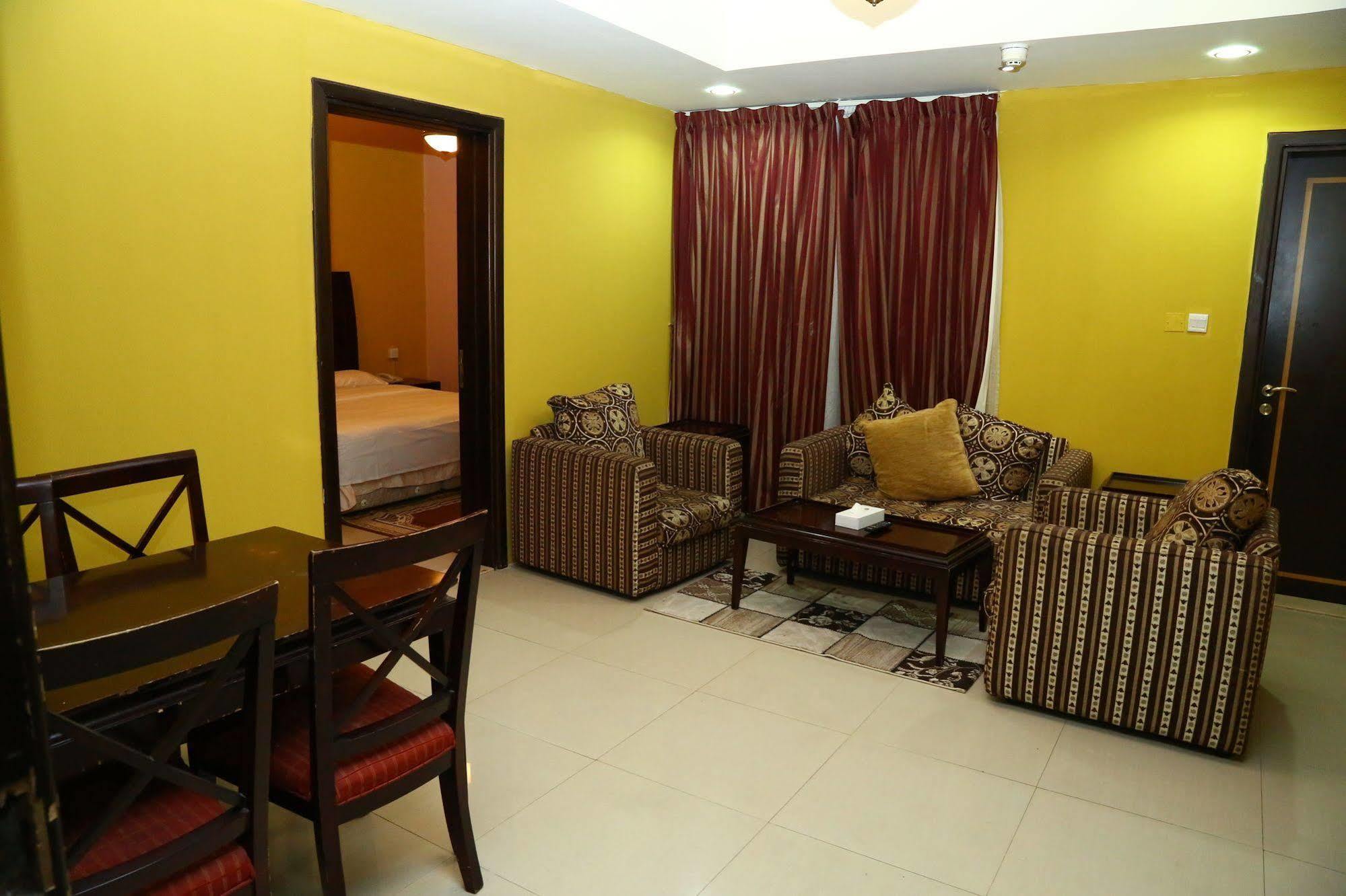 Golden Square Hotel Apartments 迪拜 外观 照片