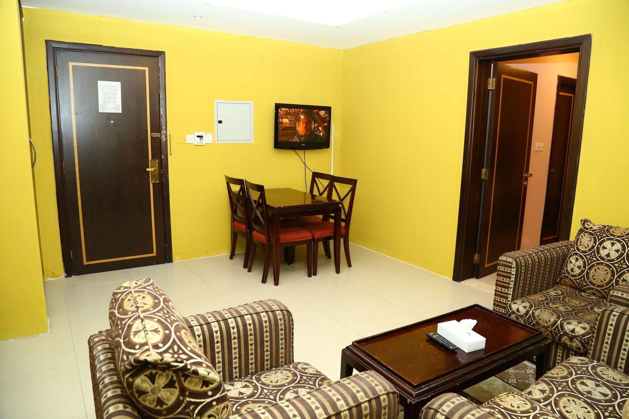 Golden Square Hotel Apartments 迪拜 外观 照片