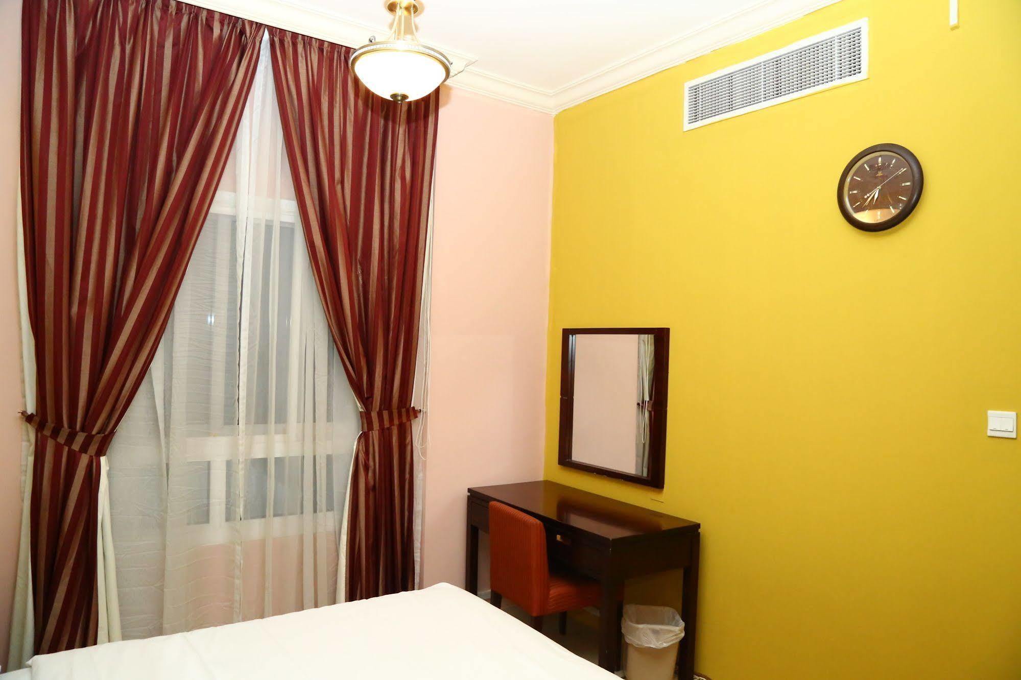 Golden Square Hotel Apartments 迪拜 外观 照片