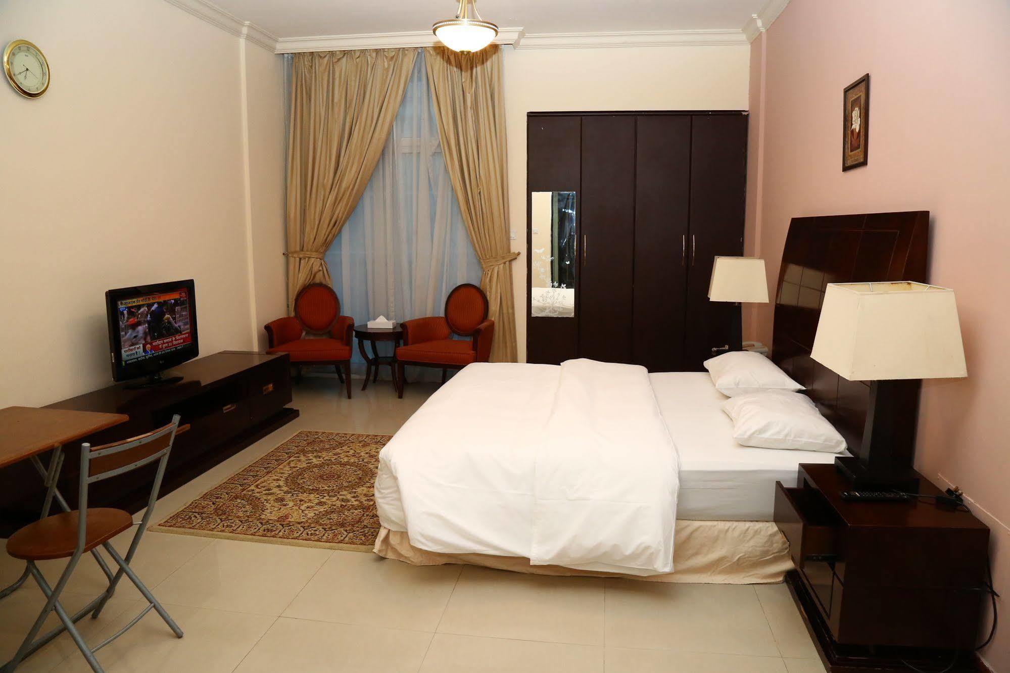 Golden Square Hotel Apartments 迪拜 外观 照片