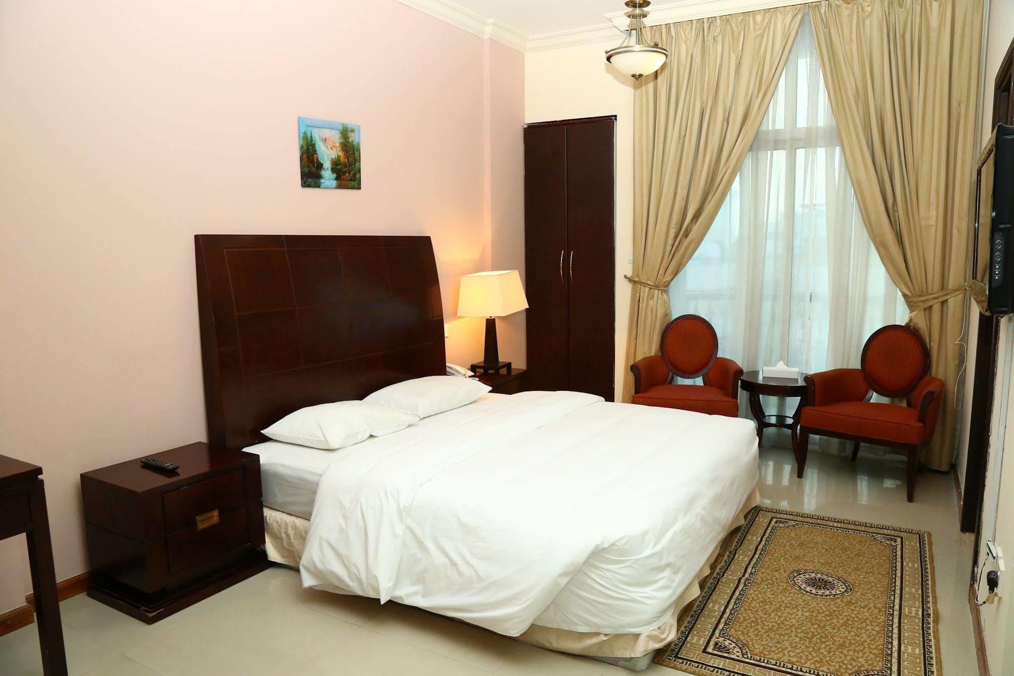 Golden Square Hotel Apartments 迪拜 外观 照片