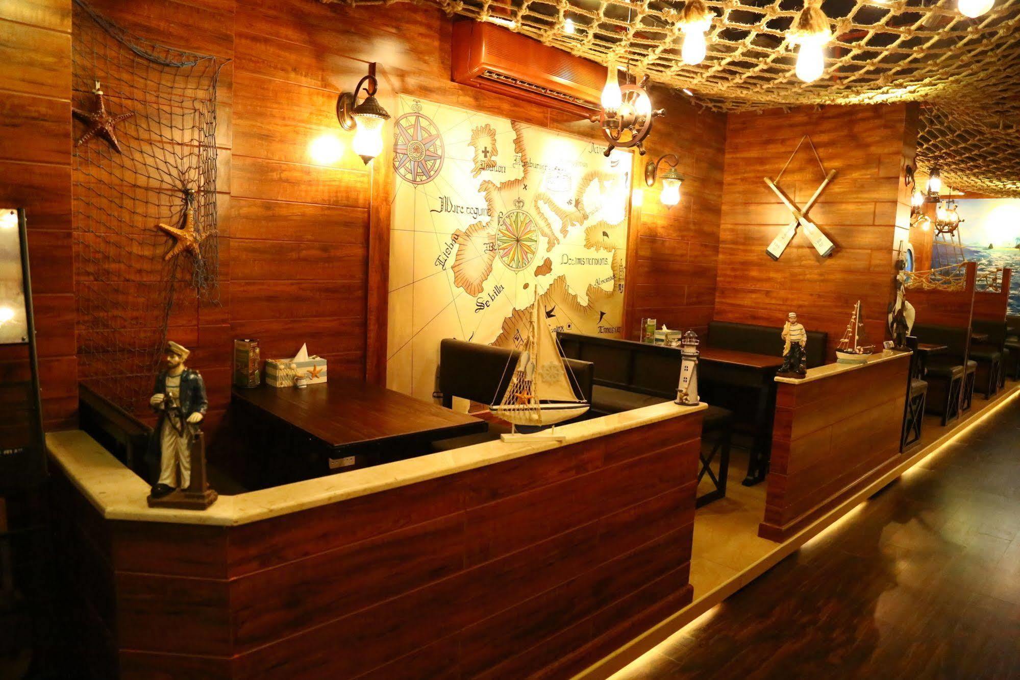 Golden Square Hotel Apartments 迪拜 外观 照片